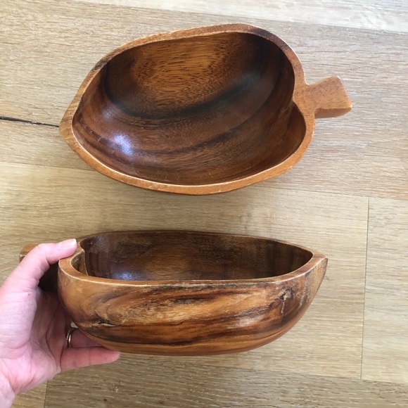 Vintage Wooden Leaf Bowls - Picture 3 of 3